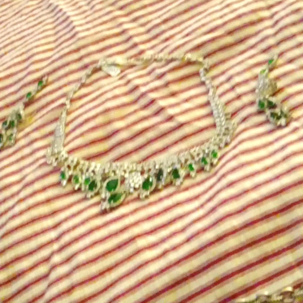 Earrings necklace Emerald Platinum or White Gold  Set